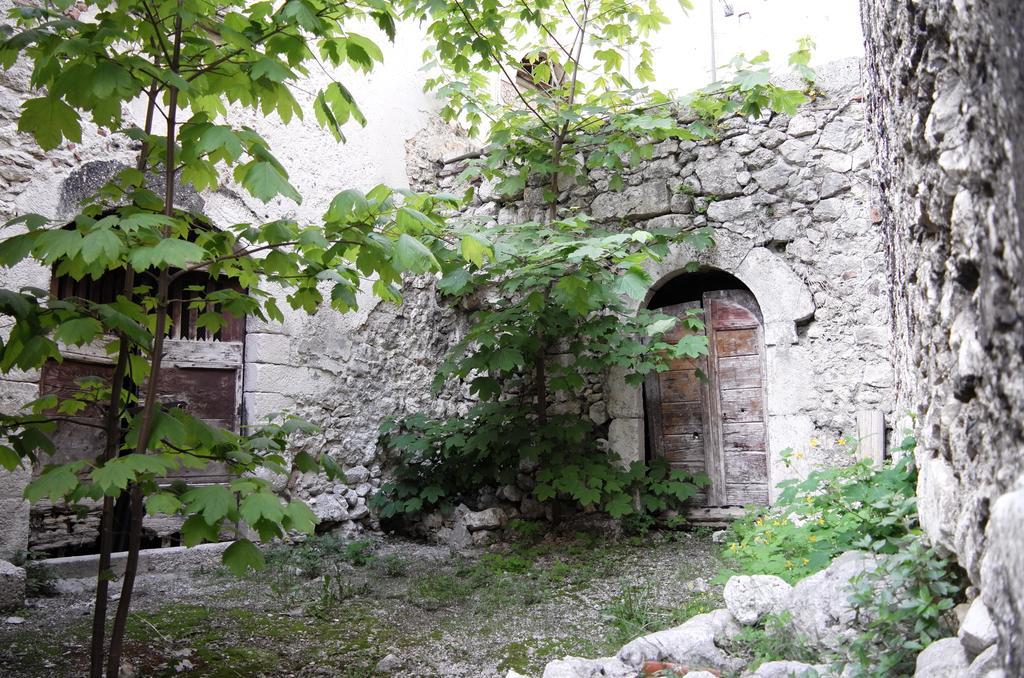 Le Case Della Posta Santo Stefano Di Sessanio Exterior photo